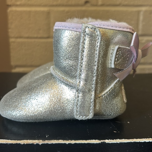 UGG Boots For Infant Girl - Picture 2 of 5